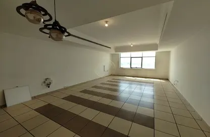 Apartment - 3 Bedrooms - 4 Bathrooms for rent in Hai Qesaidah - Central District - Al Ain