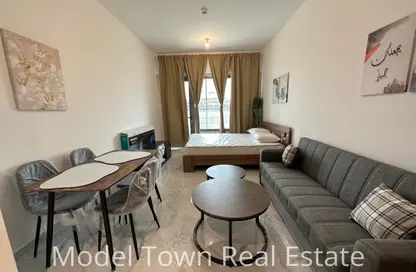 Apartment - Studio - 1 Bathroom for rent in Oasis 1 - Oasis Residences - Masdar City - Abu Dhabi