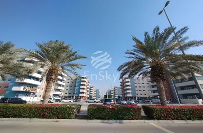 Apartment - 2 Bedrooms - 3 Bathrooms for rent in Tower 1 - Al Reef Downtown - Al Reef - Abu Dhabi