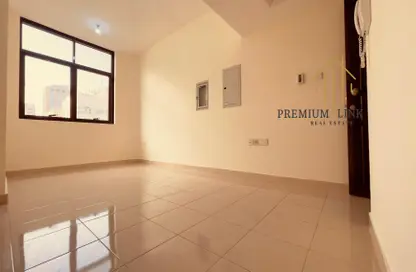 شقة - غرفة نوم - 1 حمام للايجار في شارع حمدان - أبوظبي