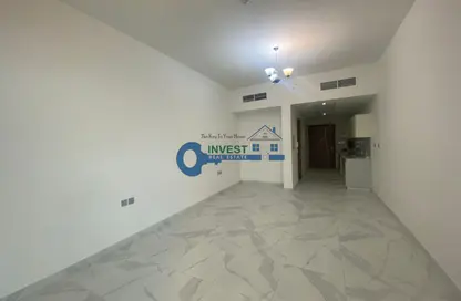 Apartment - Studio - 1 Bathroom for rent in Millennium Binghatti Residences - Business Bay - Dubai