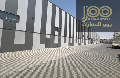 Show Room - Studio - 4 Bathrooms for rent in Umm Al Thuoob - Umm Al Quwain