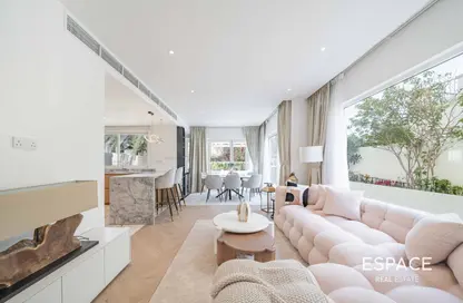 Villa - 3 Bedrooms - 2 Bathrooms for sale in Springs 9 - The Springs - Dubai Villa - 3 Bedrooms - 2 Bathrooms for sale in Springs 9 - The Springs - Dubai