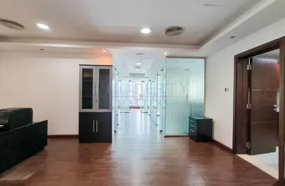 مكتب - استوديو - 1 حمام للايجار في برج المنارة - الخليج التجاري - دبي