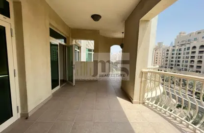 Apartment - 2 Bedrooms - 3 Bathrooms for rent in Al Habool - Shoreline Apartments - Palm Jumeirah - Dubai