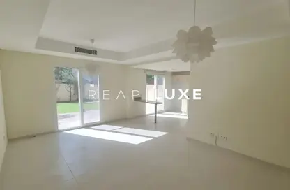 Villa - 2 Bedrooms - 3 Bathrooms for rent in Springs 2 - The Springs - Dubai