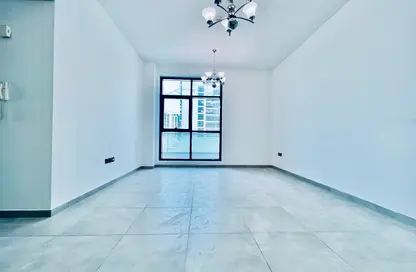 Apartment - 1 Bedroom - 2 Bathrooms for rent in Jumeirah Garden City - Al Satwa - Dubai