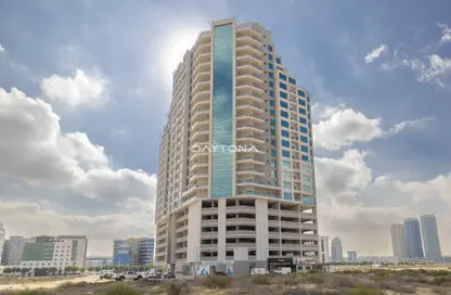 Apartment - 3 Bedrooms - 3 Bathrooms for rent in Zarooni Building - Dubai Silicon Oasis - Dubai