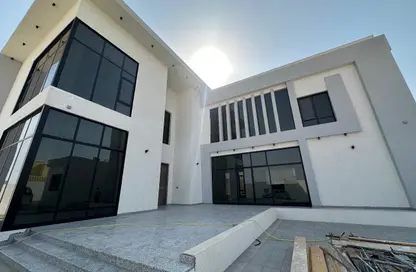 Villa - 4 Bedrooms - 6 Bathrooms for rent in Al Aweer 1 - Al Aweer - Dubai