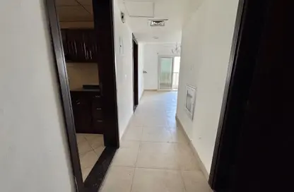 Apartment - 1 Bedroom - 2 Bathrooms for rent in Muwailih Building - Muwaileh - Sharjah