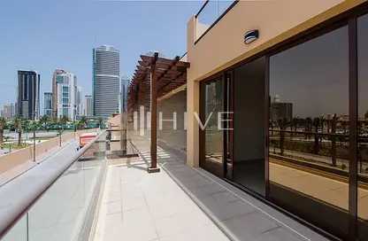 Townhouse - 4 Bedrooms - 5 Bathrooms for sale in Jumeirah Islands - Dubai