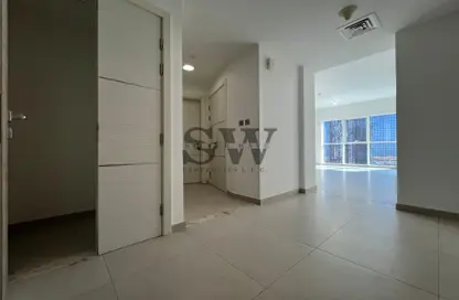 Empty Room image for: Apartment - 1 Bedroom - 2 Bathrooms for rent in Al Reef Tower - Corniche Road - Abu Dhabi, Image 1