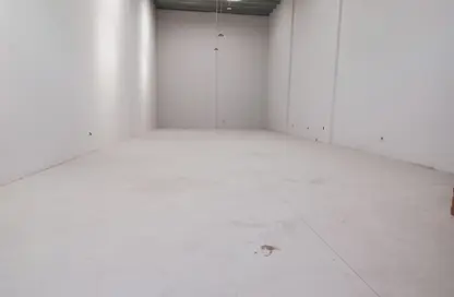 Warehouse - Studio - 1 Bathroom for rent in Umm Al Thuoob - Umm Al Quwain