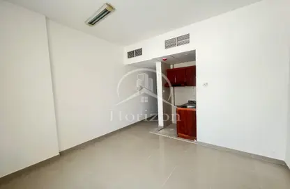 Apartment - 1 Bathroom for rent in Al Taawun - Sharjah