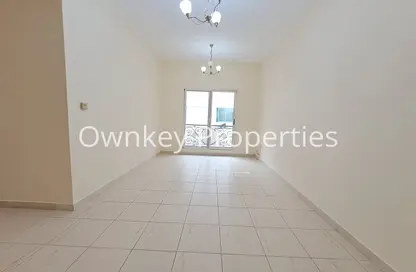 Apartment - 2 Bedrooms - 3 Bathrooms for rent in Lamcy Plaza - Oud Metha - Bur Dubai - Dubai