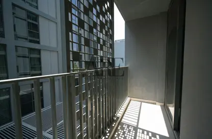 شقة - غرفة نوم - 2 حمامات للبيع في ذا جايت ٤ - الجادة - الشارقة