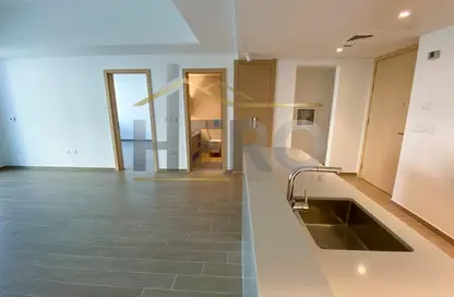 صورة لـ مطبخ شقة - غرفة نوم - 2 حمامات للبيع في 1 ميان - ميان - جزيرة الياس - أبوظبي ، صورة رقم 1