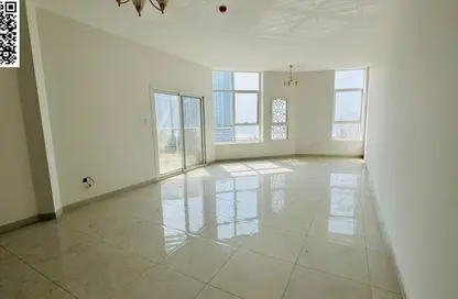 شقة - 2 غرف نوم - 3 حمامات للايجار في مساكن كورنيش عجمان - طريق كورنيش عجمان - عجمان