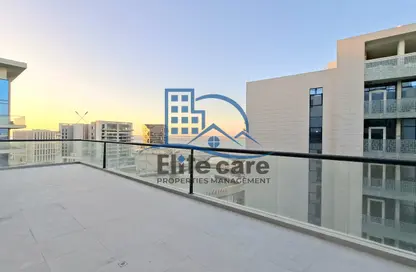 Apartment - 4 Bedrooms - 6 Bathrooms for rent in Al Hattan Residence - Al Raha Beach - Abu Dhabi