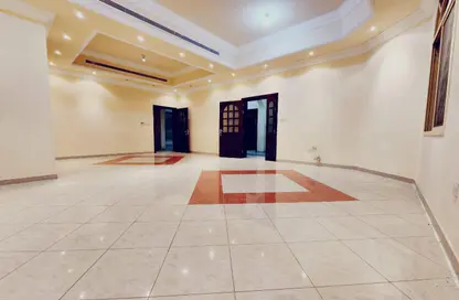 Empty Room image for: Villa - 5 Bedrooms - 7 Bathrooms for rent in Al Karamah - Abu Dhabi, Image 1