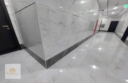 عمارة بالكامل - استوديو - 8 حمامات للبيع في مساكن كورنيش عجمان - طريق كورنيش عجمان - عجمان