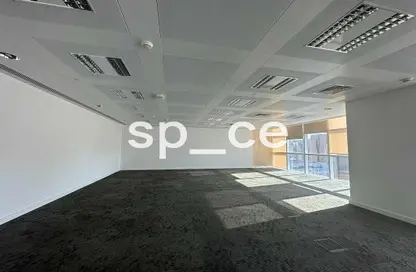 Empty Room image for: Office Space - Studio - 1 Bathroom for rent in Tourist Club Area - Abu Dhabi, Image 1