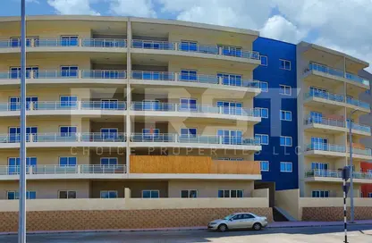 Apartment - Studio - 1 Bathroom for sale in Tower 24 - Al Reef Downtown - Al Reef - Abu Dhabi