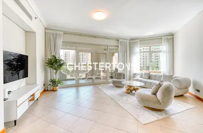 Apartment - 3 Bedrooms - 4 Bathrooms for sale in Al Msalli - Shoreline Apartments - Palm Jumeirah - Dubai