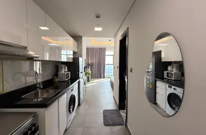 Apartment - Studio - 1 Bathroom for rent in Oval Tower - Business Bay - Dubai