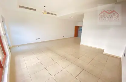 Empty Room image for: Villa - 4 Bedrooms - 4 Bathrooms for rent in Park Villas - Jumeirah Village Circle - Dubai, Image 1