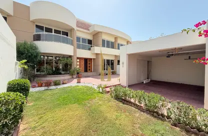 Villa - 4 Bedrooms - 4 Bathrooms for rent in Jumeirah 1 Villas - Jumeirah 1 - Jumeirah - Dubai