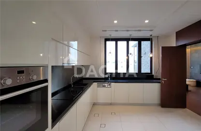 Kitchen image for: Villa - 5 Bedrooms - 6 Bathrooms for rent in Picadilly Green - DAMAC Hills - Dubai, Image 1
