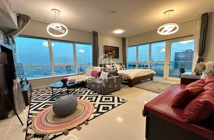 Apartment - 3 Bedrooms - 4 Bathrooms for sale in Marina Pinnacle - Dubai Marina - Dubai