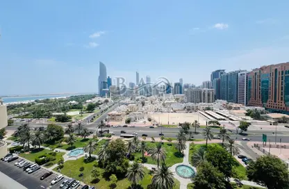 Duplex - 3 Bedrooms - 4 Bathrooms for rent in Cornich Al Khalidiya - Al Khalidiya - Abu Dhabi
