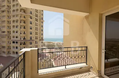 شقة - 2 غرف نوم - 3 حمامات للايجار في رويال بريز 3 - رويال بريز - قرية الحمرا - رأس الخيمة