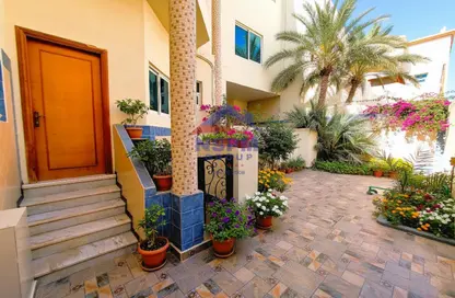 Apartment - 2 Bedrooms - 2 Bathrooms for rent in Al Mushrif - Abu Dhabi