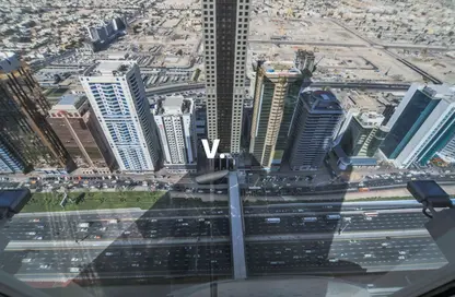 شقة - غرفة نوم - 2 حمامات للايجار في برج  UP - شارع الشيخ زايد - دبي