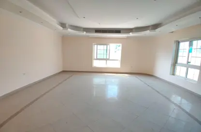 Empty Room image for: Villa - 4 Bedrooms - 5 Bathrooms for rent in Al Ghafia - Al Riqqa - Sharjah, Image 1