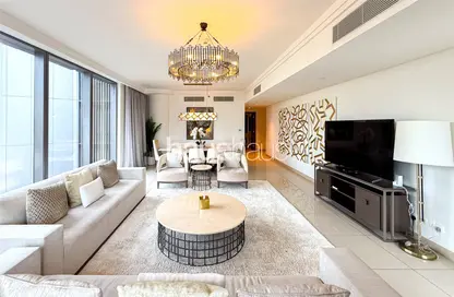 Apartment - 3 Bedrooms - 5 Bathrooms for sale in Boulevard Point - Downtown Dubai - Dubai