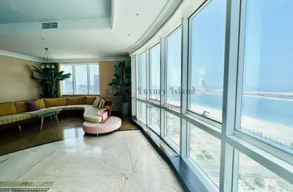 Living Room image for: Apartment - 4 Bedrooms - 4 Bathrooms for rent in Corniche Road - Abu Dhabi, Image 1