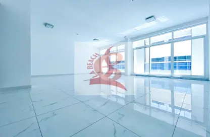 Office Space - Studio - 1 Bathroom for rent in Umm Al Sheif - Dubai