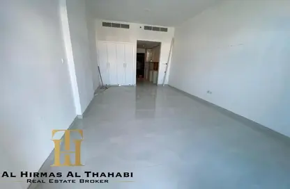 Apartment - Studio - 1 Bathroom for rent in Lorena Building - Jumeirah Village Circle - Dubai