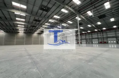Warehouse - Studio - 3 Bathrooms for rent in Al Markaz Industrial Development - Al Dhafrah - Abu Dhabi