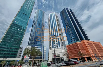 Apartment - 2 Bedrooms - 2 Bathrooms for rent in Al Reef Tower - Corniche Road - Abu Dhabi