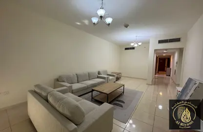 شقة - غرفة نوم - 2 حمامات للبيع في أورينت تاور 1 - أورينت تاور - البستان - عجمان