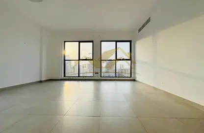 شقة - 2 غرف نوم - 2 حمامات للايجار في مساكن العوضي ٢ - السطوة - دبي