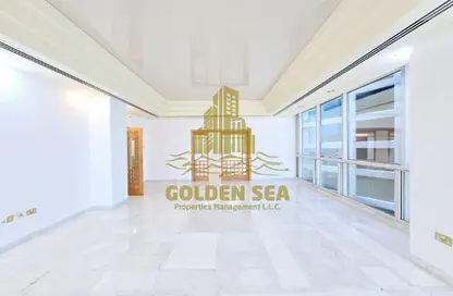 Apartment - 4 Bedrooms - 6 Bathrooms for rent in Khalidiya Centre - Cornich Al Khalidiya - Al Khalidiya - Abu Dhabi