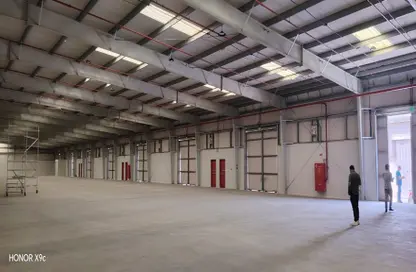 Warehouse - Studio - 2 Bathrooms for rent in Al Sajaa Industrial - Al Sajaa - Sharjah
