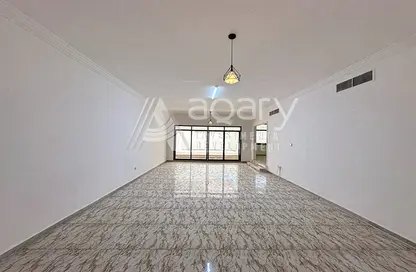 Villa - 4 Bedrooms - 5 Bathrooms for rent in Al Karamah - Abu Dhabi