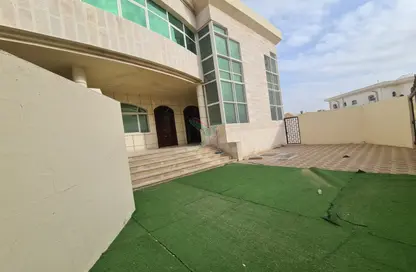 دوبلكس - 4 غرف نوم - 6 حمامات للايجار في المحطة - الطويه - العين